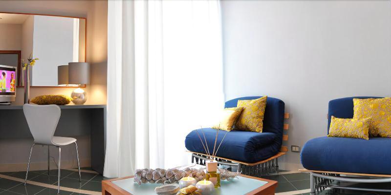 Hotel Metropol سينِغاليا المظهر الخارجي الصورة